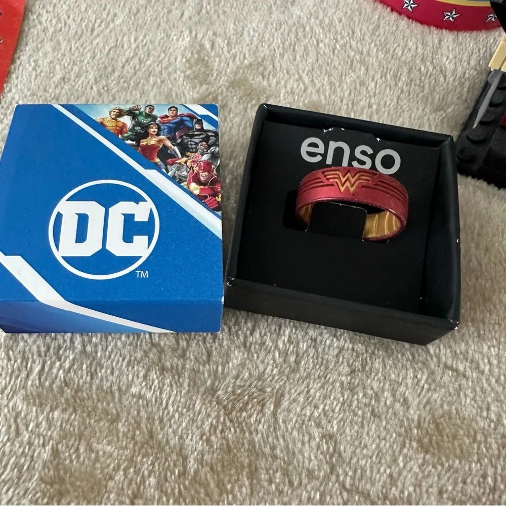 Wonder Woman Super Hero Bundle for the Wonder Woman Enthusiast